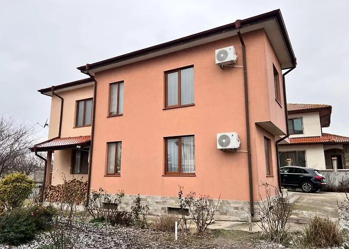 Вилла къща каменар *