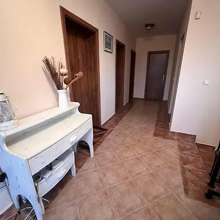 Villa къща каменар