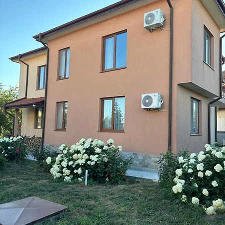 къща каменар Villa *